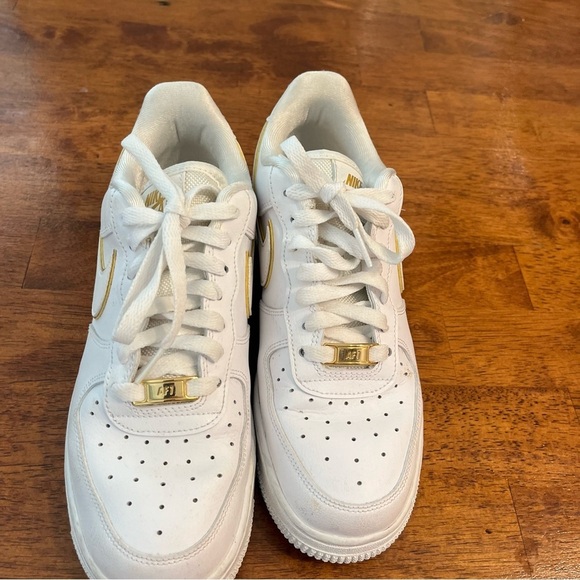 Nike Air Force 1 Low Gold Swoosh white Women’s size 8 - Picture 5 of 10